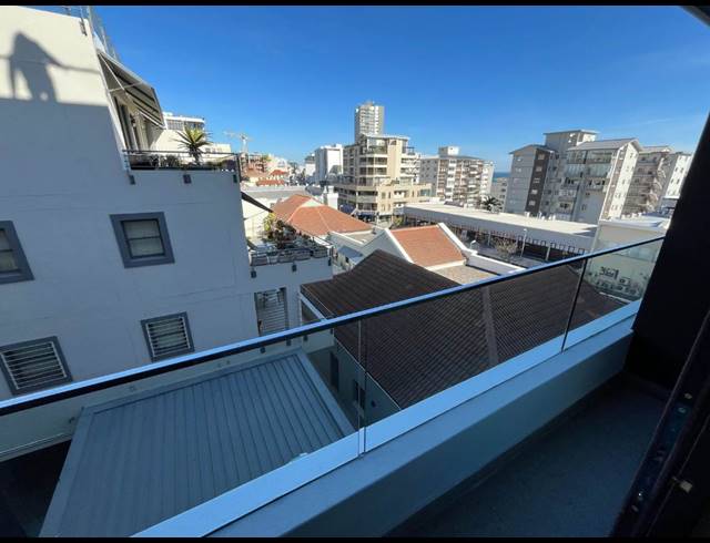 1 bed property to rent in SEA POINT